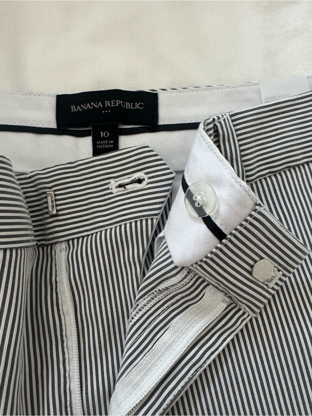 Banana Republic Women’s Black/Blue and White Pinstripe Flat-Front Shorts - Picture 3 of 4